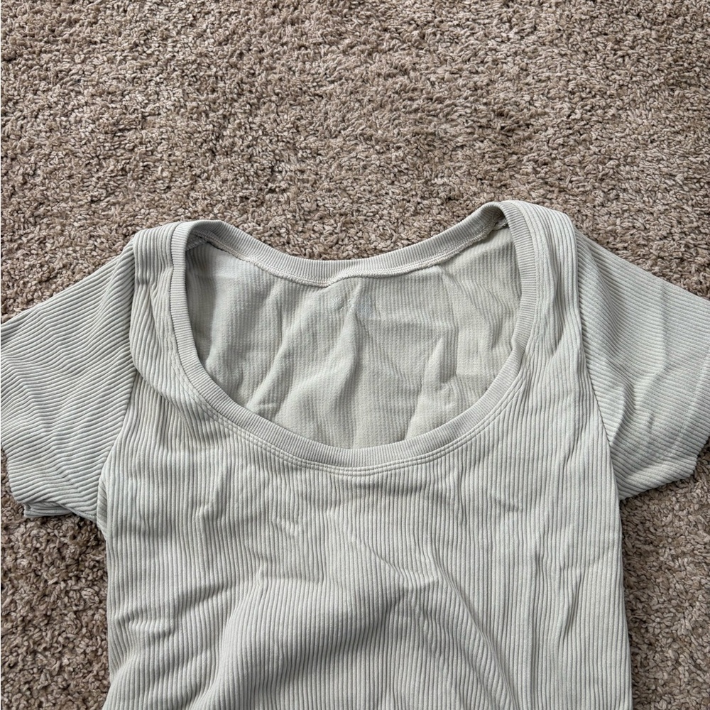 Aerie Fitted Gray and Cream Short Sleeve Tee